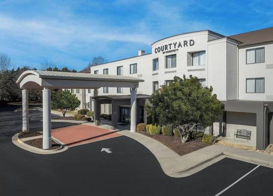 Courtyard Danville 1