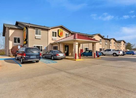 Super 8 by Wyndham Bloomington University Area 1