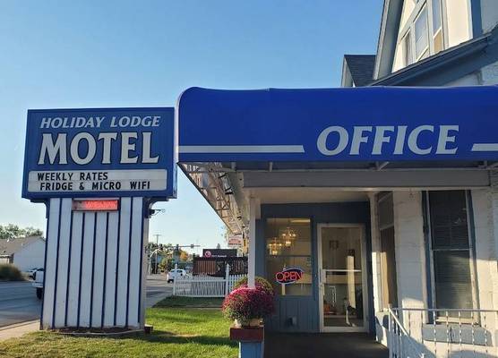 Holiday Lodge Motel 1