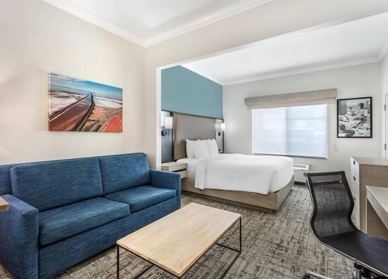 Best Western Plus Airport Inn & Suites 1