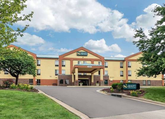 Quality Inn & Suites Lenexa Kansas City 1