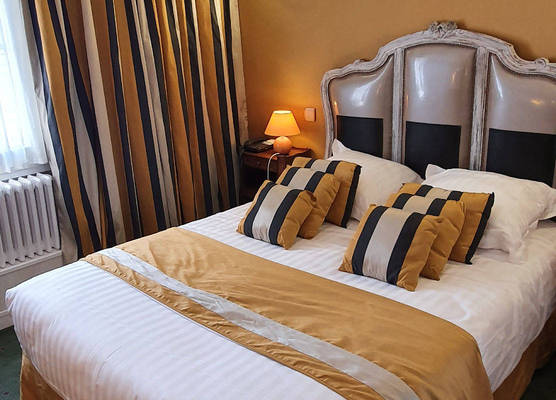 Logis Hostellerie du Grand Sully 1