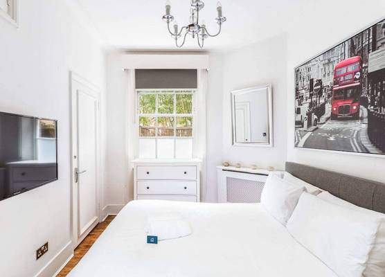 Bright Warwick Chambers Apartment 1