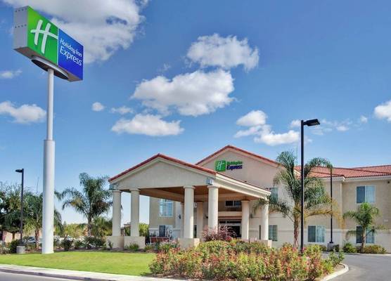 Holiday Inn Express DELANO HWY 99 by IHG 1