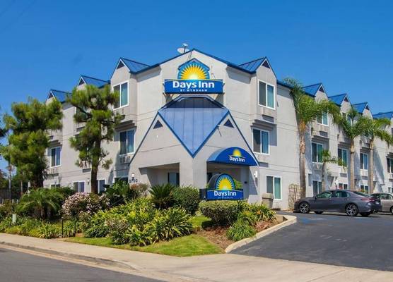 Days Inn by Wyndham Carlsbad 1