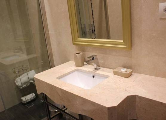 Hotel Rezidenca Desaret 1
