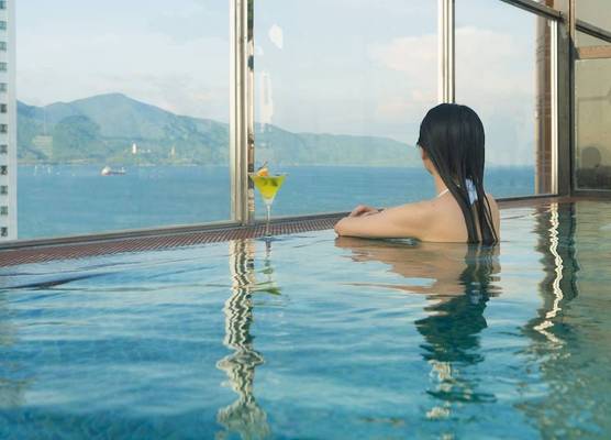 Sofiana My Khe Hotel & Spa - Rooftop Pool Bar- Free 01 Draught Beer and 20-minute Spa per Room 1