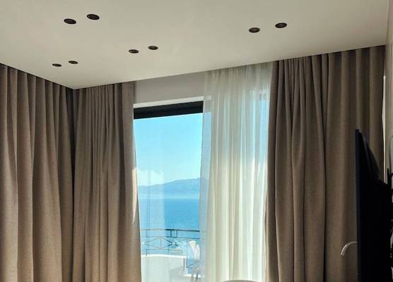 Blue Waves Hotel & Suites 1