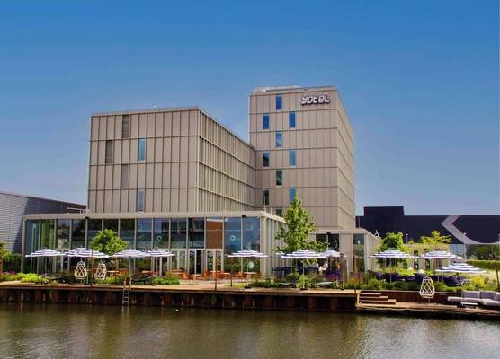 YOTEL Amsterdam 1
