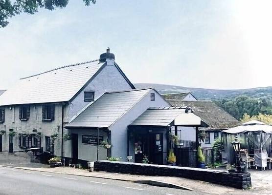 Roadhouse Llanwenarth 1