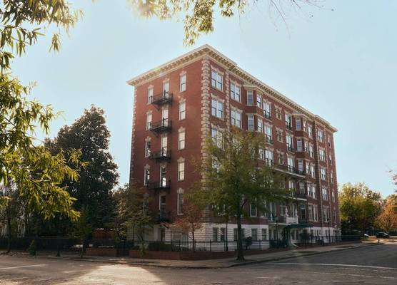 Shenandoah Mansions, an Ash Hotel 1