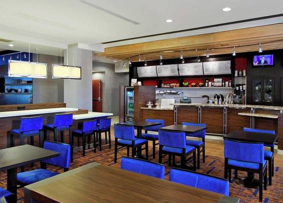 Courtyard by Marriott Victoria 1