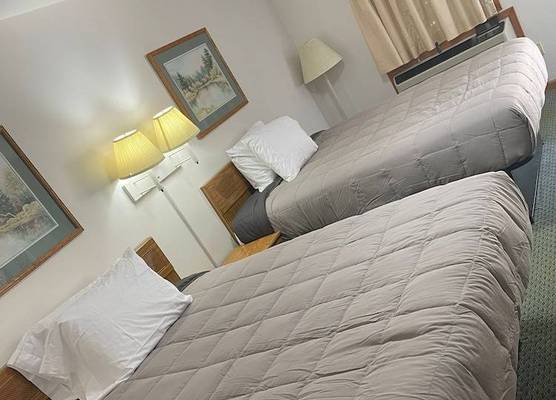 PINE VALLEY MOTEL 1