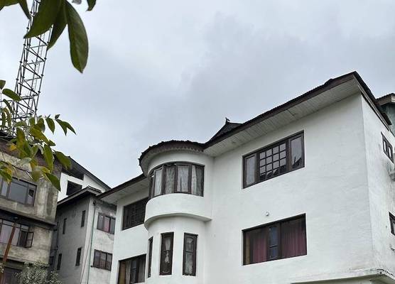 The Iceland Hotel Srinagar 1