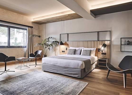 Cama Luxury Suites Glyfada 1