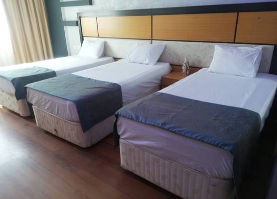 Unaten Otel 1