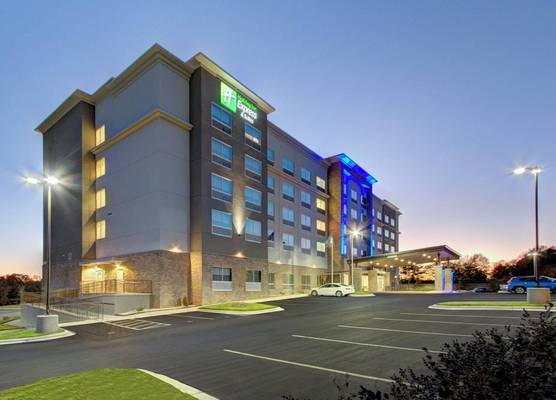 Holiday Inn Express & Suites CHARLOTTE SOUTHWEST by IHG 1