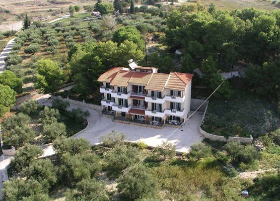 Almyros Studios & Apartments 1