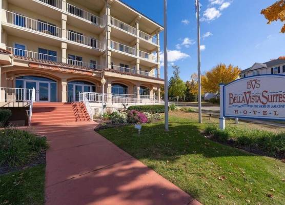 Bella Vista Suites Lake Geneva 1