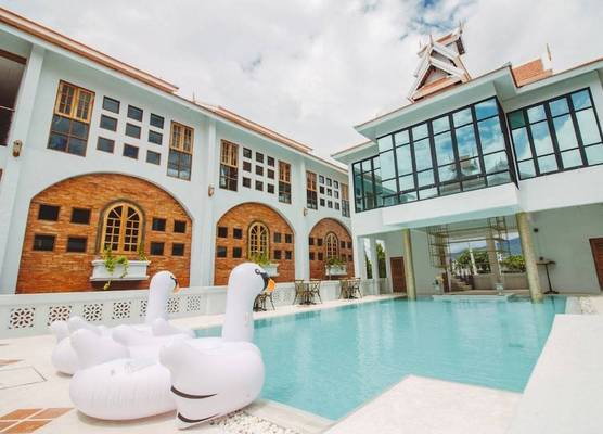 Lanna Oriental Hotel 1