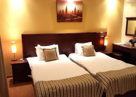 Hotel Contact 1