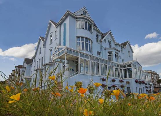 Marine Hotel 1