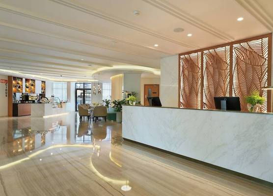 Arabian Park Dubai, an Edge by Rotana Hotel 1
