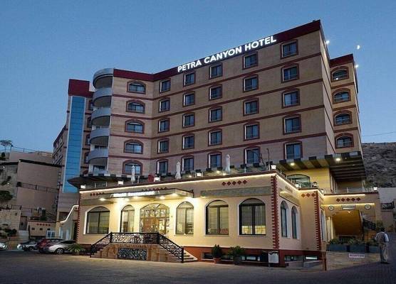 Petra Canyon Hotel 1