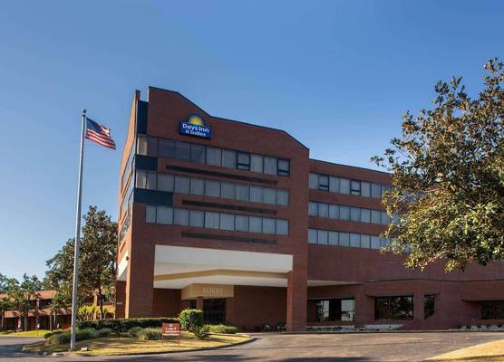 Days Inn & Suites by Wyndham Tallahassee Conf Center I-10 1