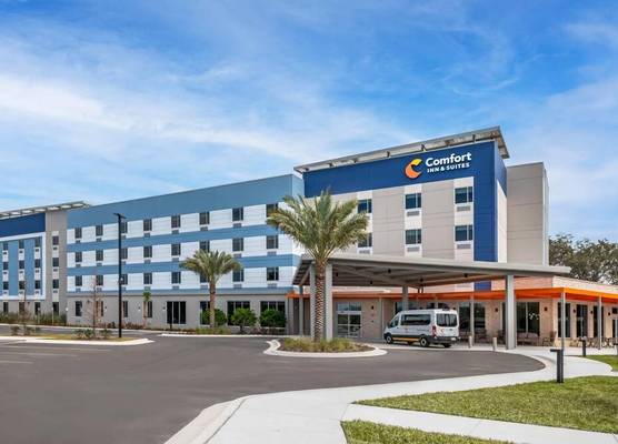 Comfort Inn & Suites Orlando Sanford Airport 1