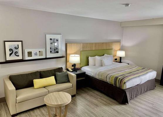 Country Inn & Suites by Radisson, Sandusky South, OH 1