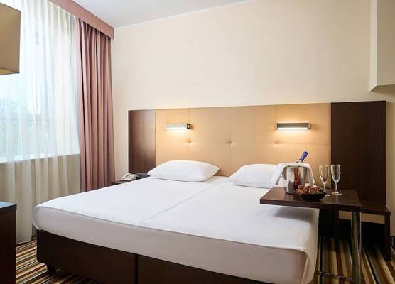 Hotel Victor Pruszków DeSilva 1