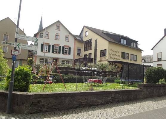 Weingut & Gästehaus Kaufmann-Schneider 1