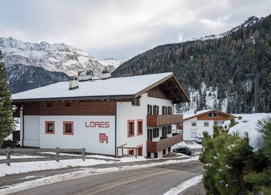 Apartments Lores 1