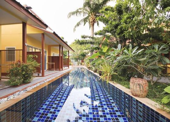 Ban Elephant Blanc Bungalow 1