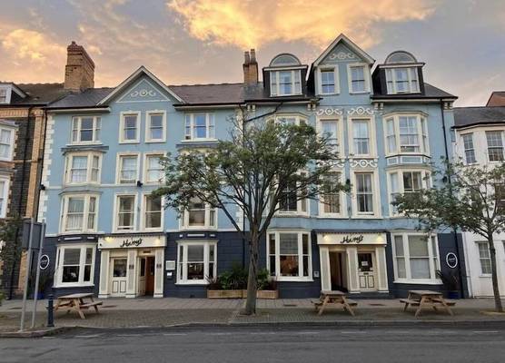 Harry's Hotel 1