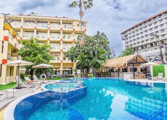 Mermaid Beach Resort - 100m to Beach, Saltwater Pool & BeerGarden 1