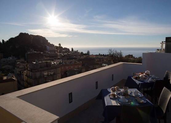 Tauromenion Guest House 1