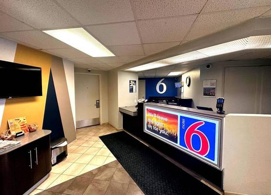 Motel 6 Duluth, MN 1