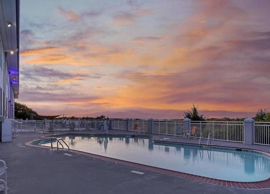 Best Western Plus Chesapeake Bay-Norfolk 1