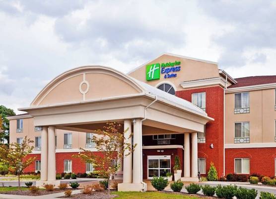 Holiday Inn Express & Suites DICKSON by IHG 1
