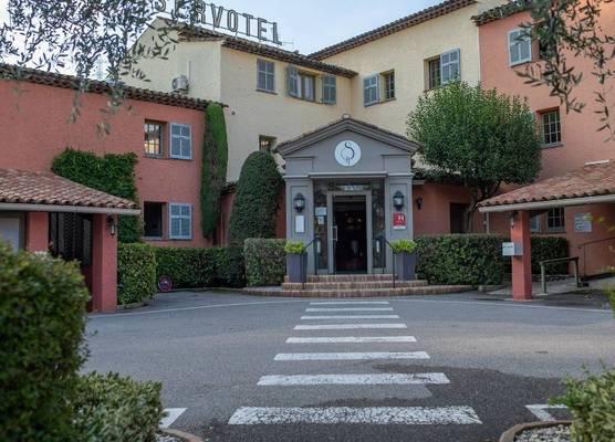 Servotel Castagniers 1