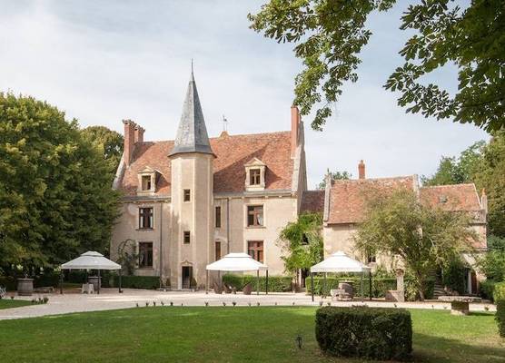 Château - Hôtel Le Sallay 1