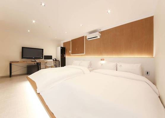 Gwangju W Lounge Hotel 1