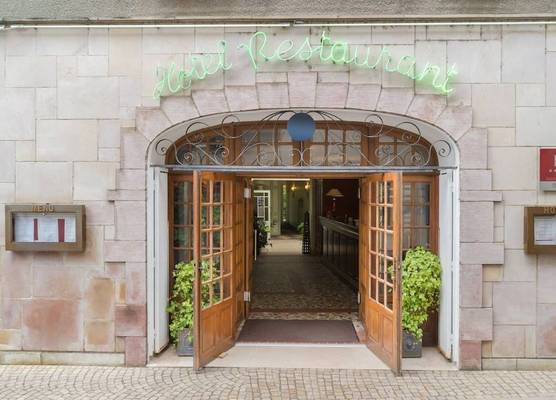 Hostellerie des Trois Pigeons, Paray-le-Monial 1