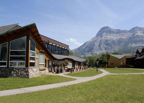 Waterton Lakes Lodge Resort 1