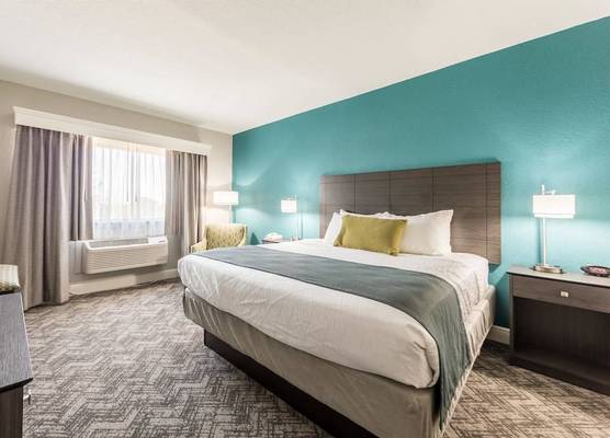 Best Western Plus Sebastian Hotel & Suites 1