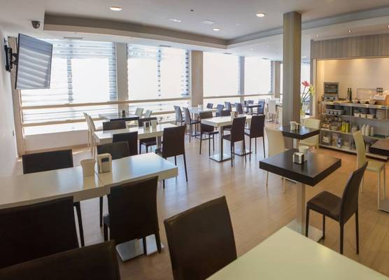 Apartahotel Aguadulce 1