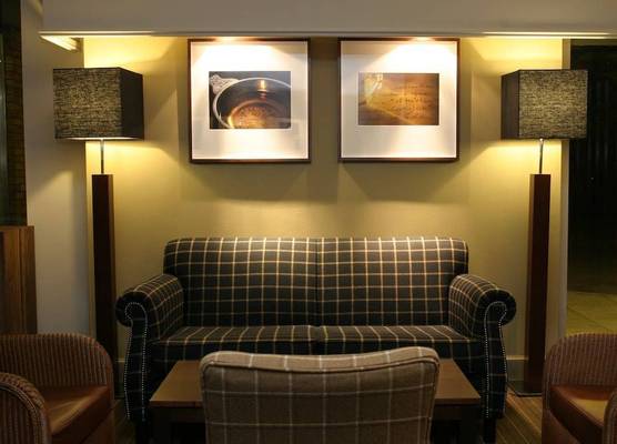Garner Hotel Eight Acres Elgin 1