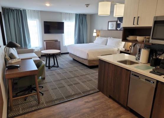 Staybridge Suites LOUISVILLE - EXPO CENTER by IHG 1